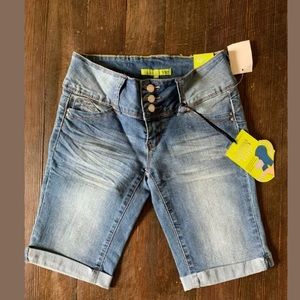 NEW Womens YMI Jean Bermuda cuff shorts size 3 NWT